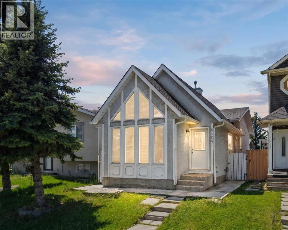 House for Sale in 6509 68 Street NE|Calgary, Alberta T3J2M5