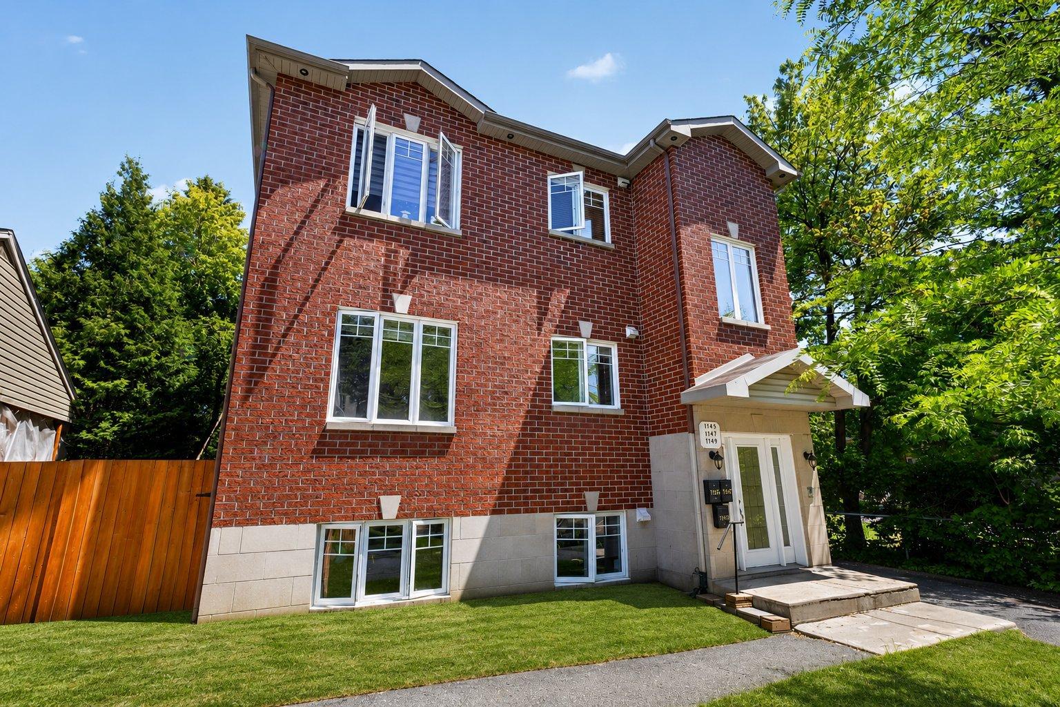 1149 Rue Bourget, Longueuil (Le Vieux-Longueuil), Quebec J4K2V8