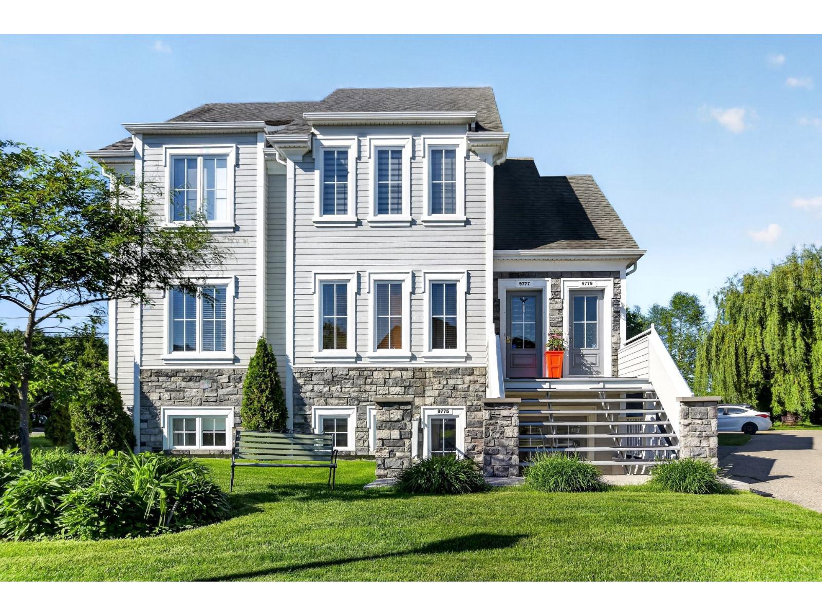 9775 Rue Yvon-Paiement, Mirabel, Quebec J7N0M4