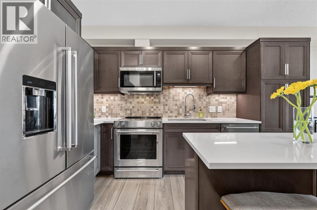 Apartment for Sale in 2302, 80 Greenbriar Place NW|Calgary, Alberta T3B6J4 3