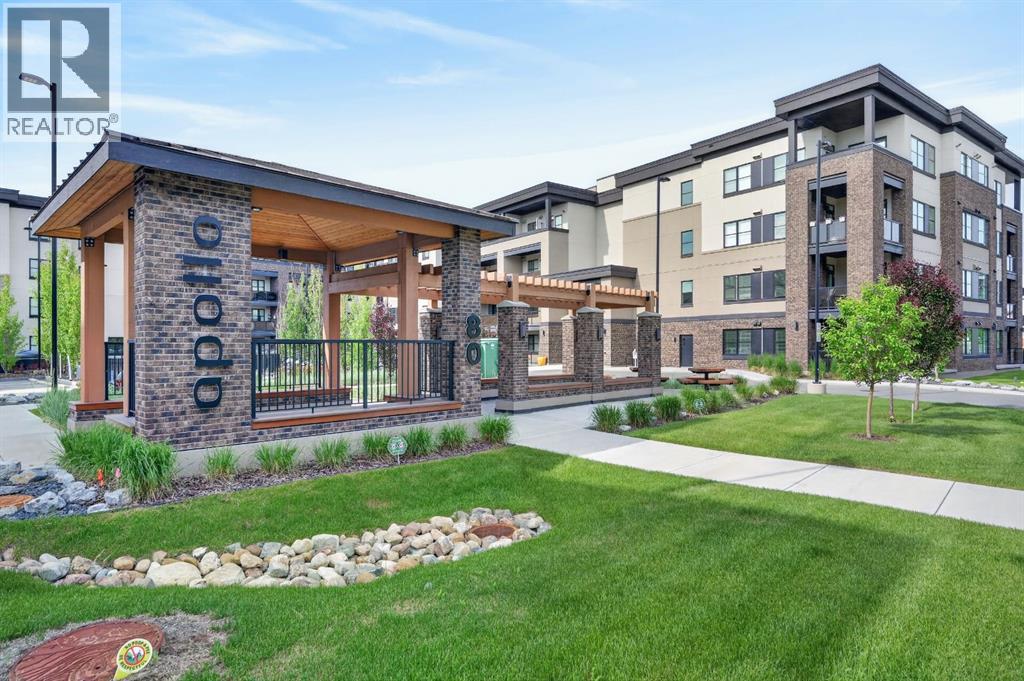 Apartment for Sale in 2302, 80 Greenbriar Place NW|Calgary, Alberta T3B6J4