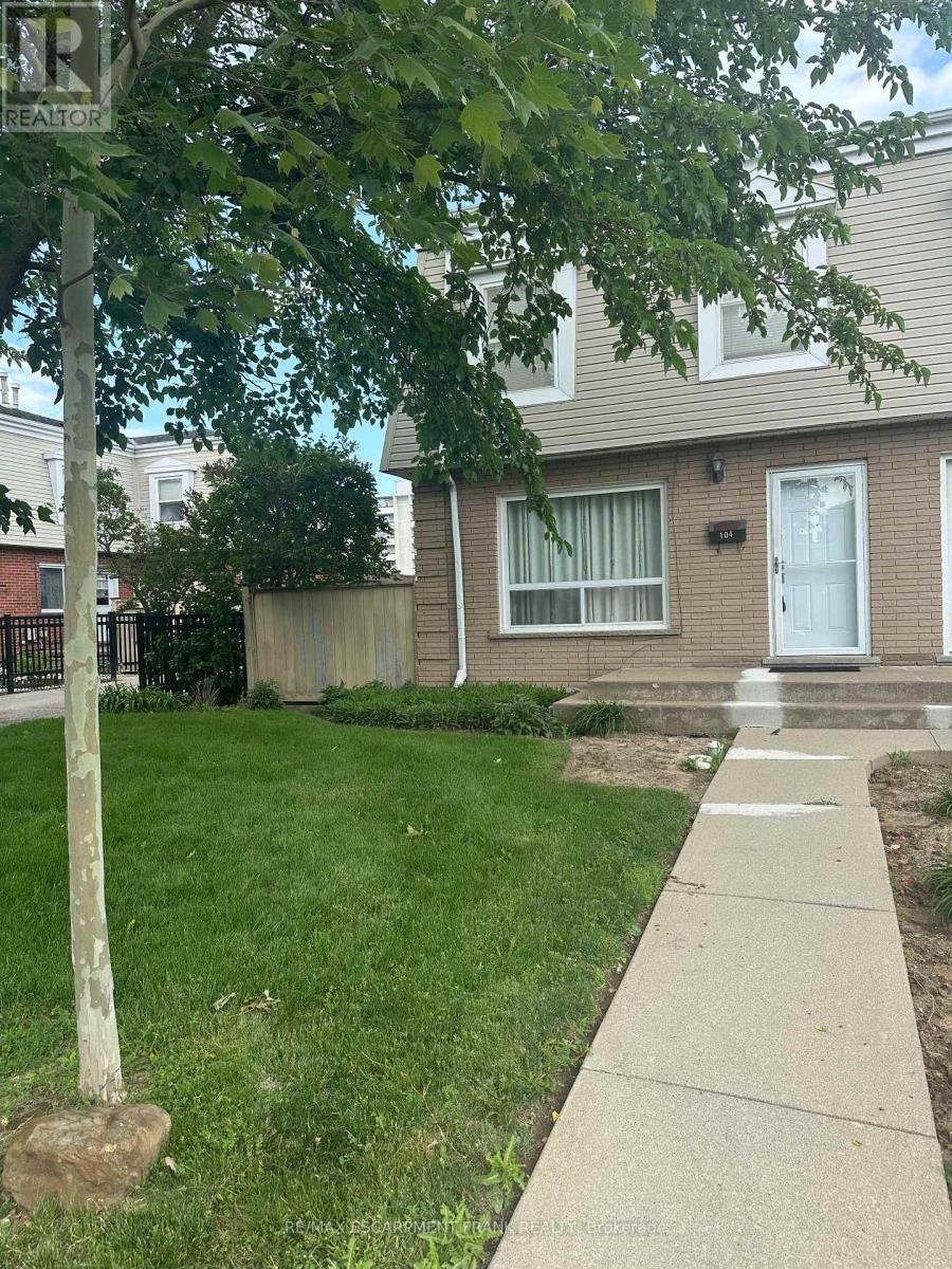 104 NEIL AVENUE, Hamilton (Greenford), Ontario L8G2N6
