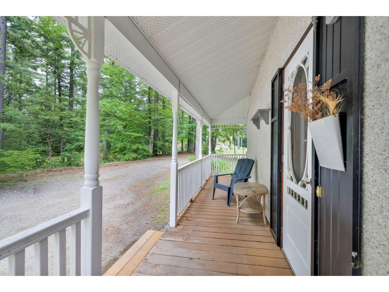 For sale: 33 Ch. des Pins, L'Ange-Gardien, Quebec J8L0E6