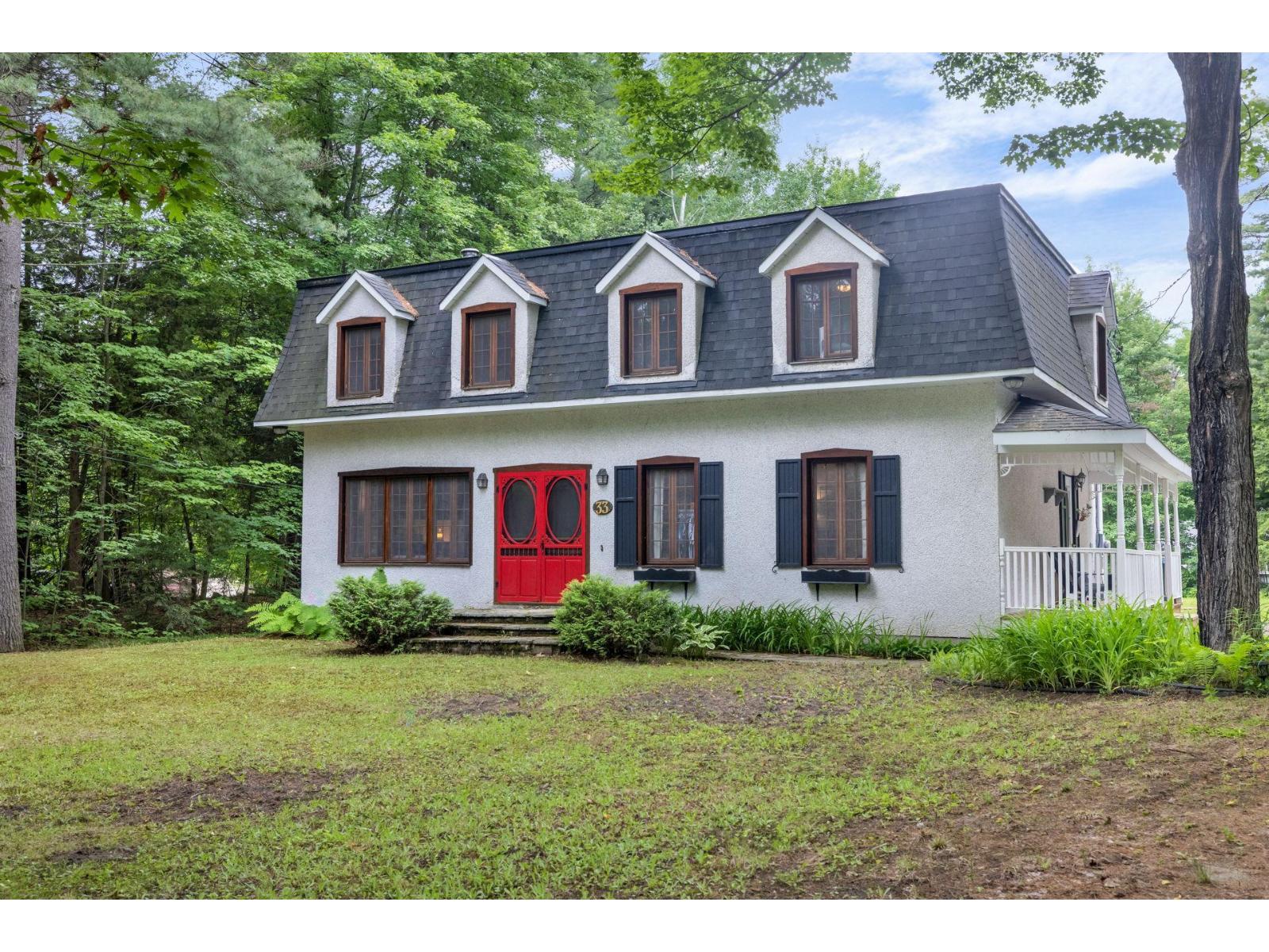 For sale: 33 Ch. des Pins, L'Ange-Gardien, Quebec J8L0E6