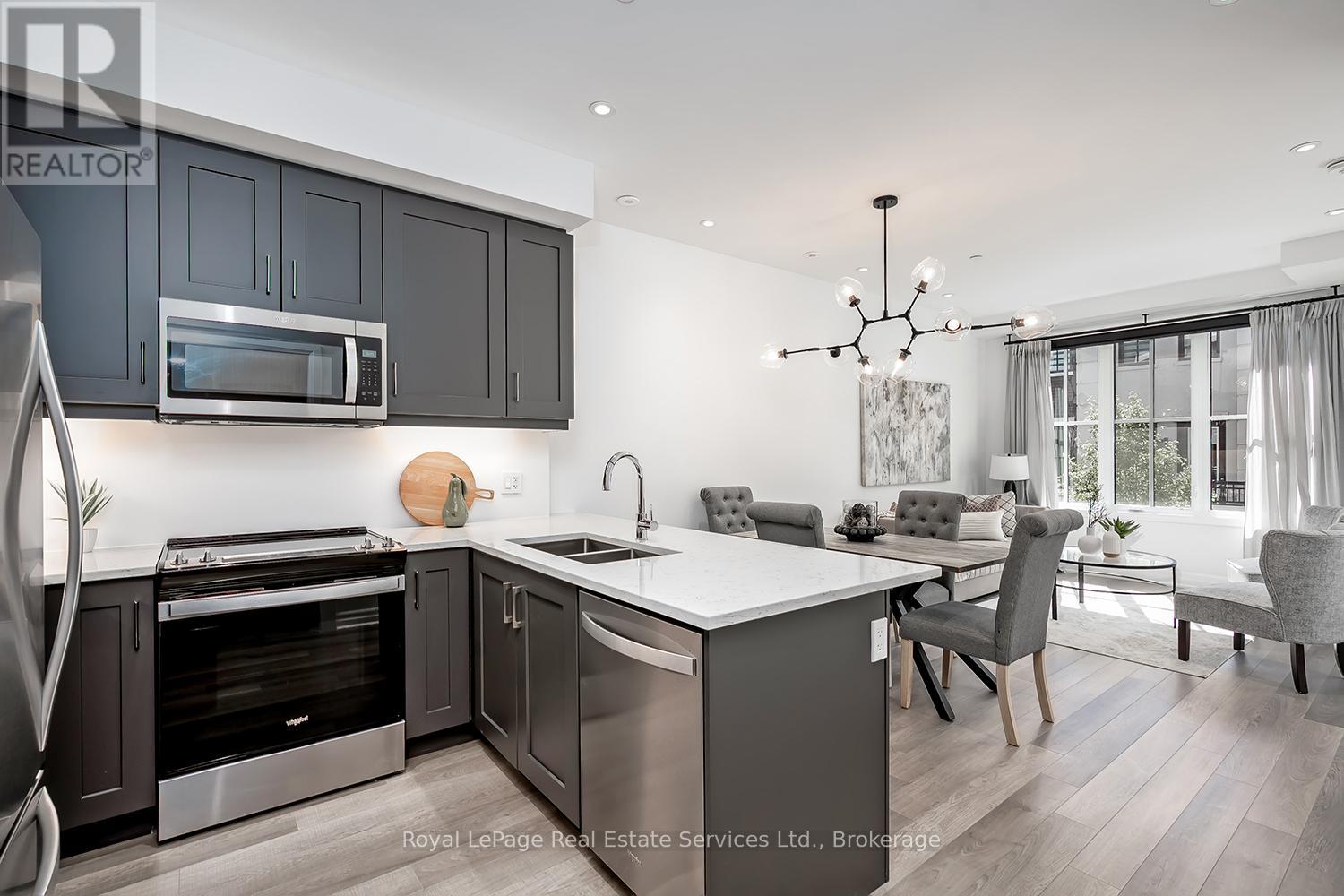 Row / Townhouse for Sale in 723 - 665 CRICKLEWOOD DRIVE|Mississauga (Mineola), Ontario L5G0B9 3
