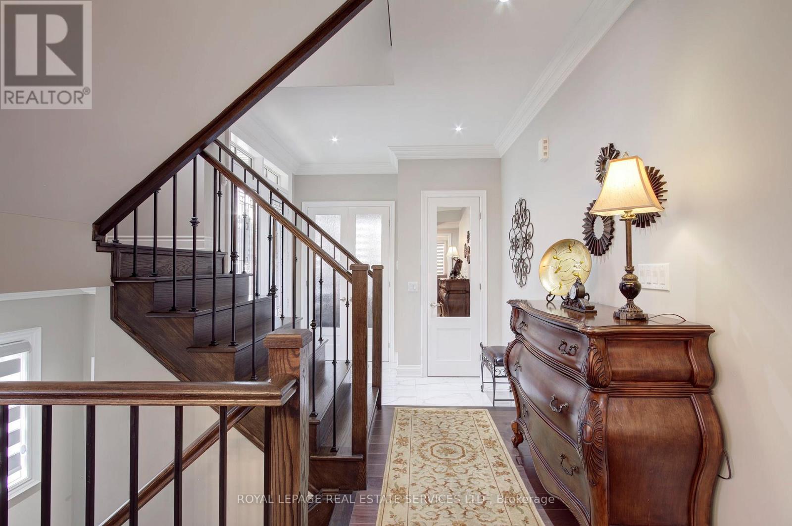 Row / Townhouse for Sale in 135 ZACHARY CRESCENT|Oakville (GO Glenorchy), Ontario L6H0W1 5