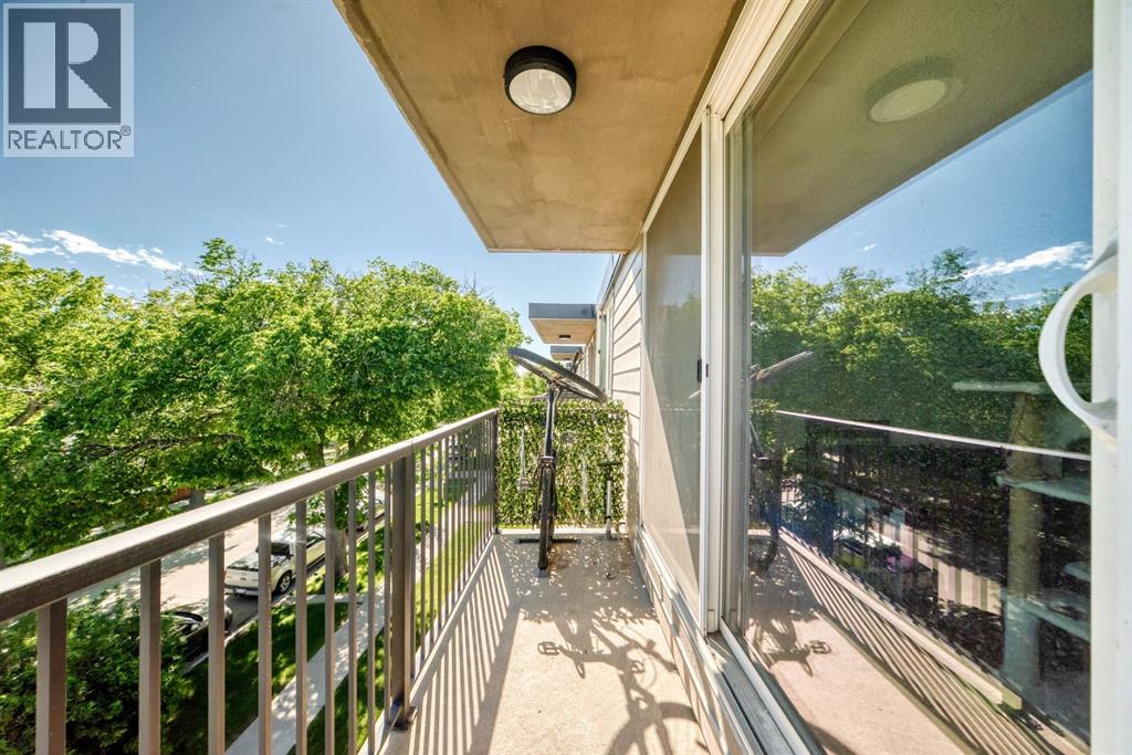 Apartment for Sale in 406, 310 4 Avenue NE|Calgary, Alberta T2E0J5 5