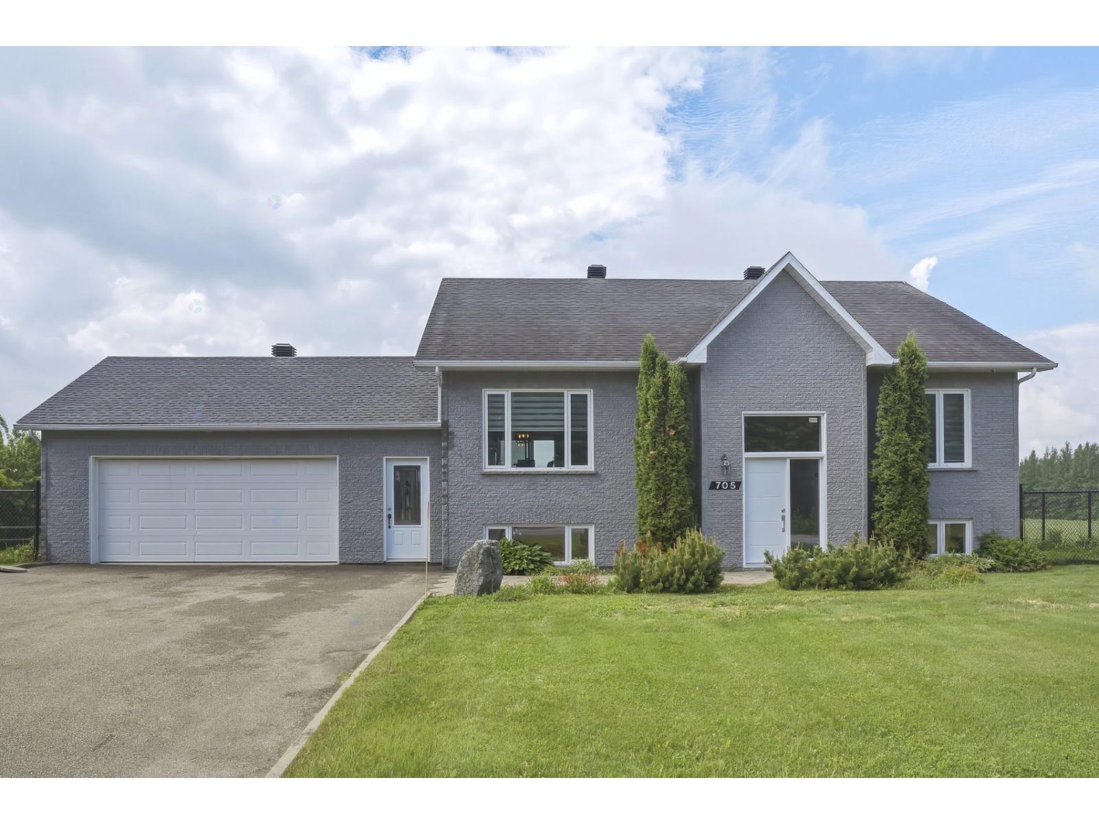 705 Ch. St-Marc O., Saint-Honoré, Quebec G0V1L0