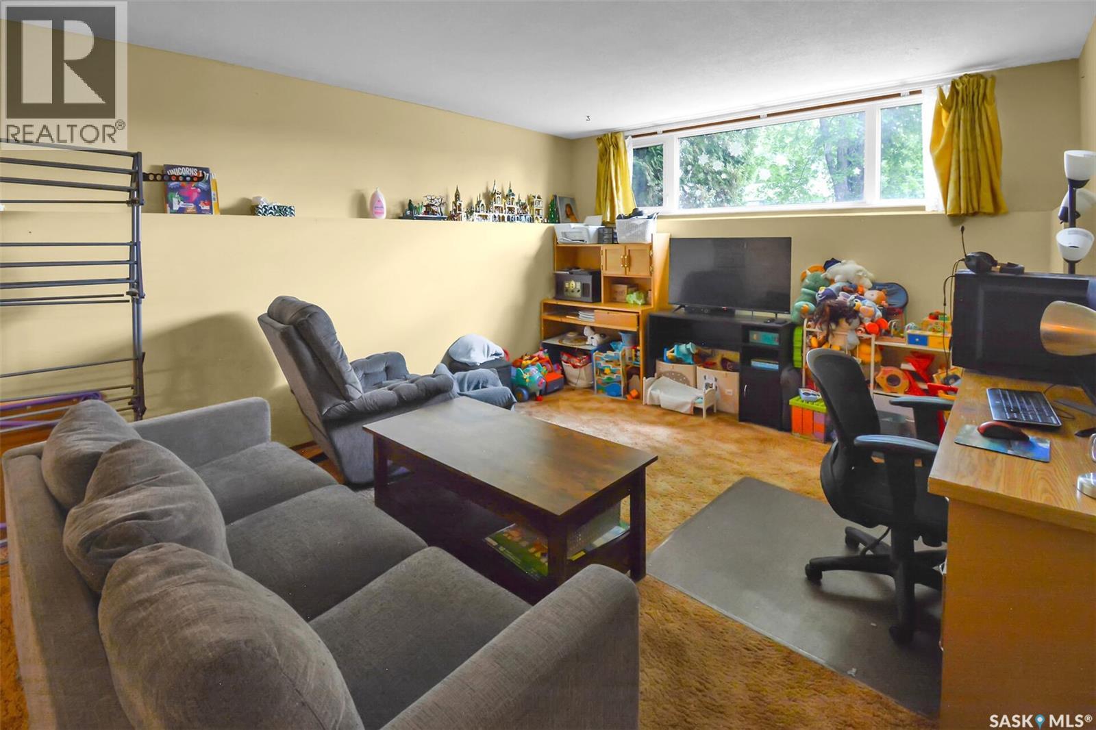 Saskatoon Eastview 合法双拼投资物业 5卧2卫 月租$4000 - 18