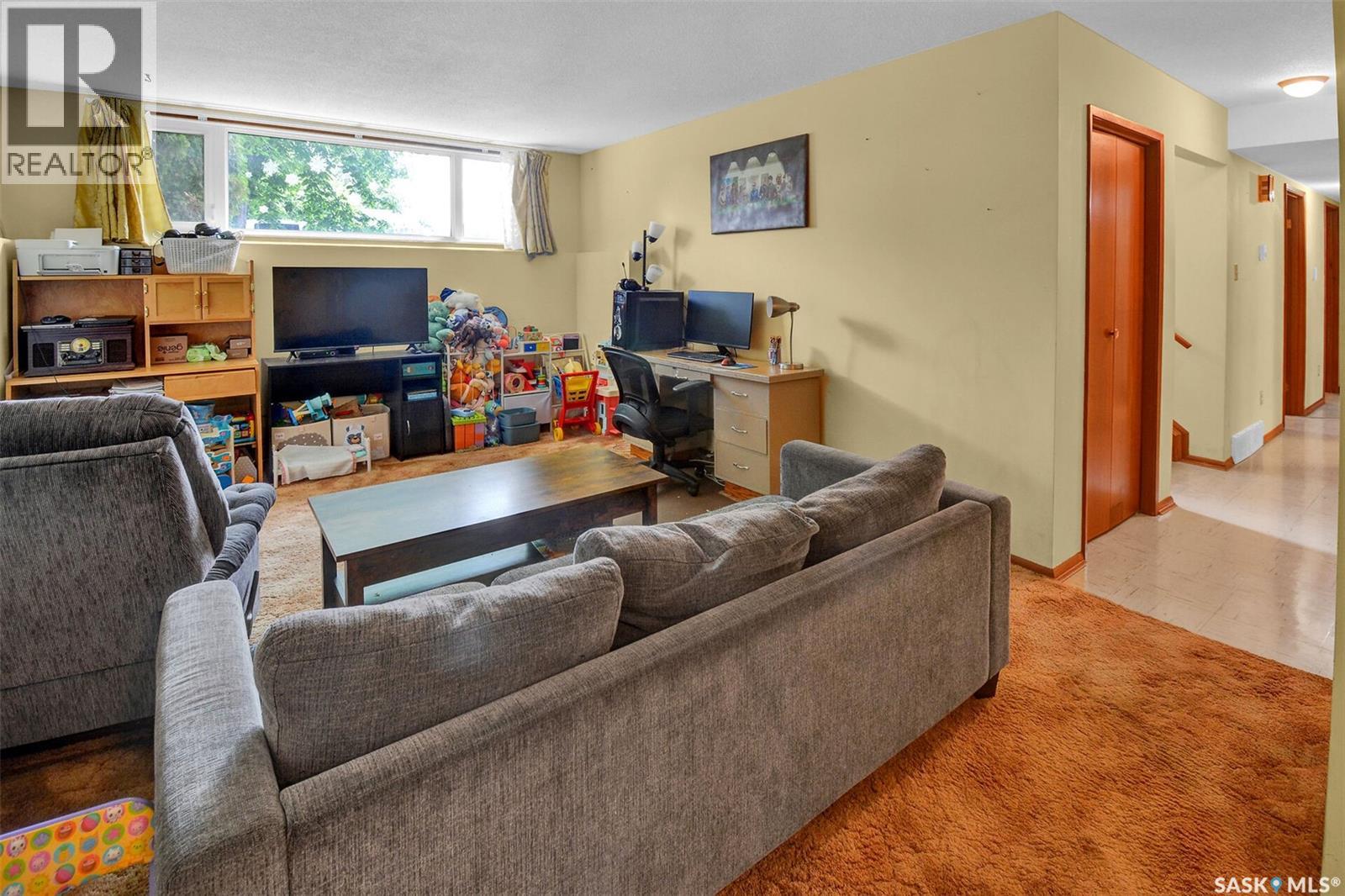 Saskatoon Eastview 合法双拼投资物业 5卧2卫 月租$4000 - 19