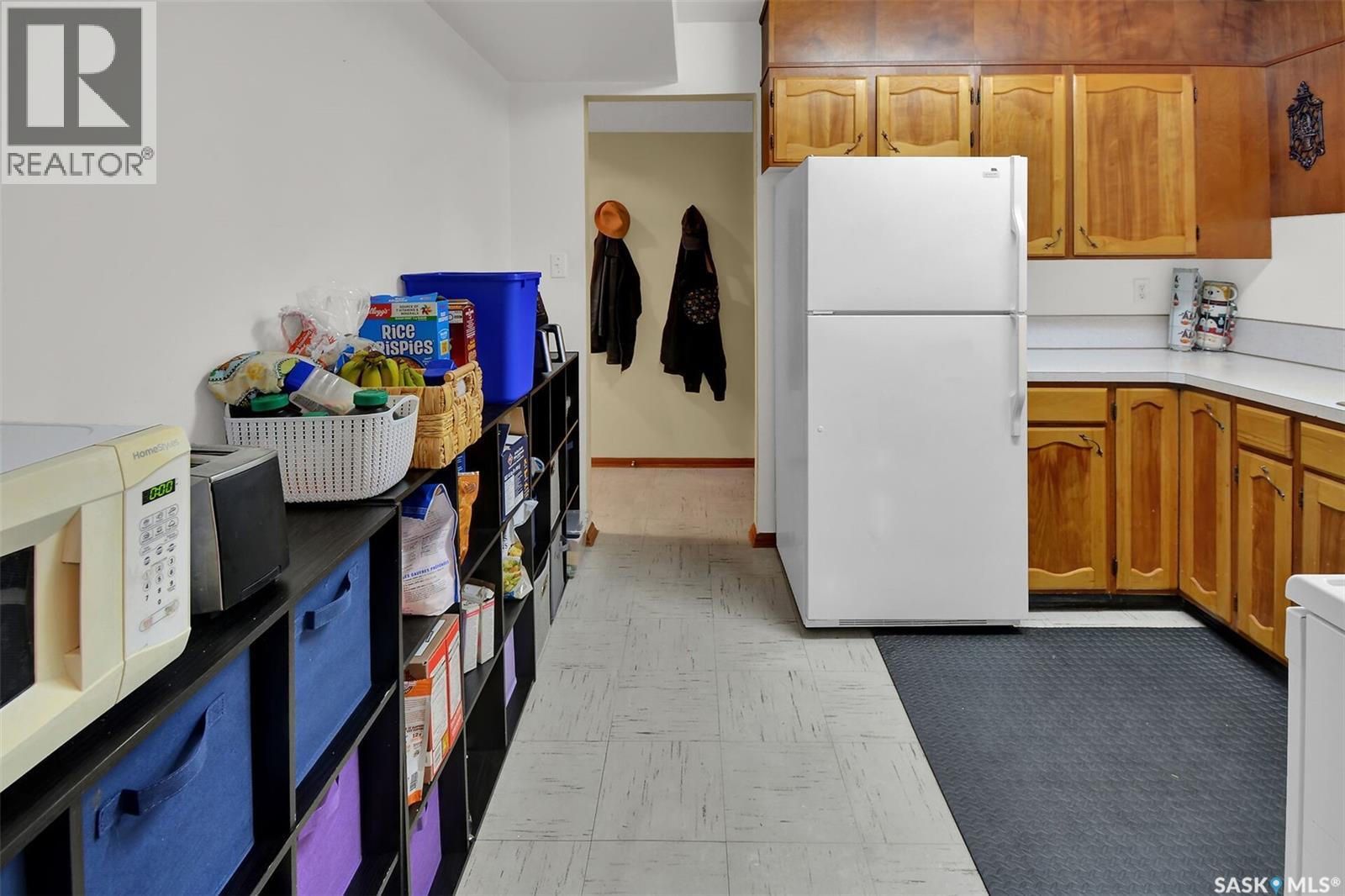 Saskatoon Eastview 合法双拼投资物业 5卧2卫 月租$4000 - 21