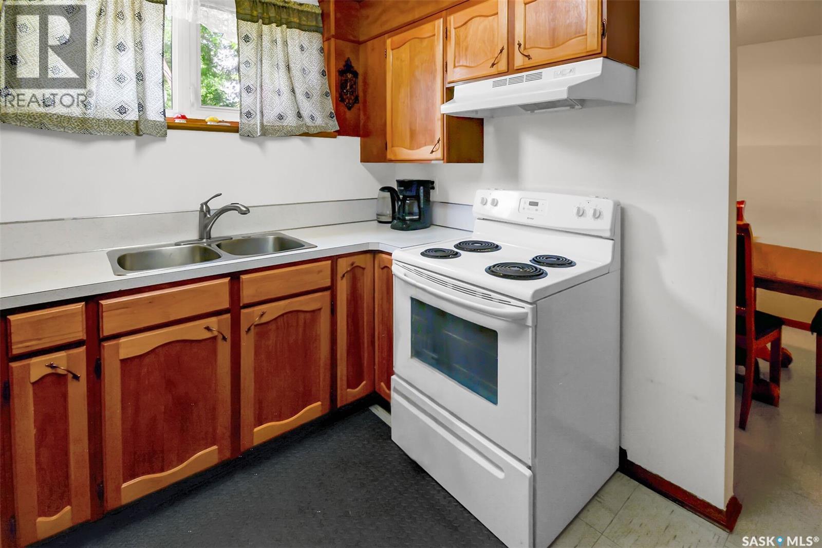 Saskatoon Eastview 合法双拼投资物业 5卧2卫 月租$4000 - 22