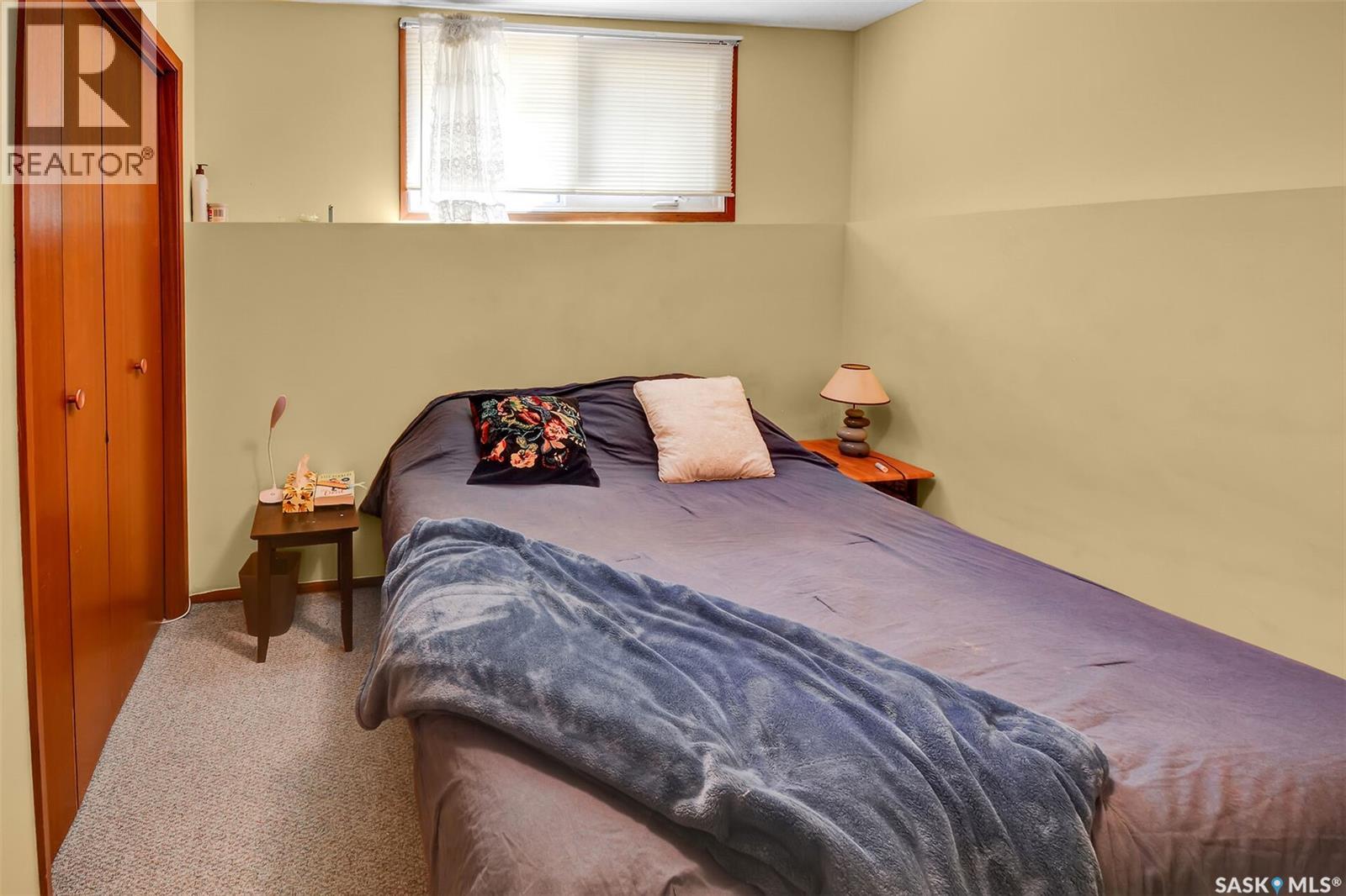 Saskatoon Eastview 合法双拼投资物业 5卧2卫 月租$4000 - 24