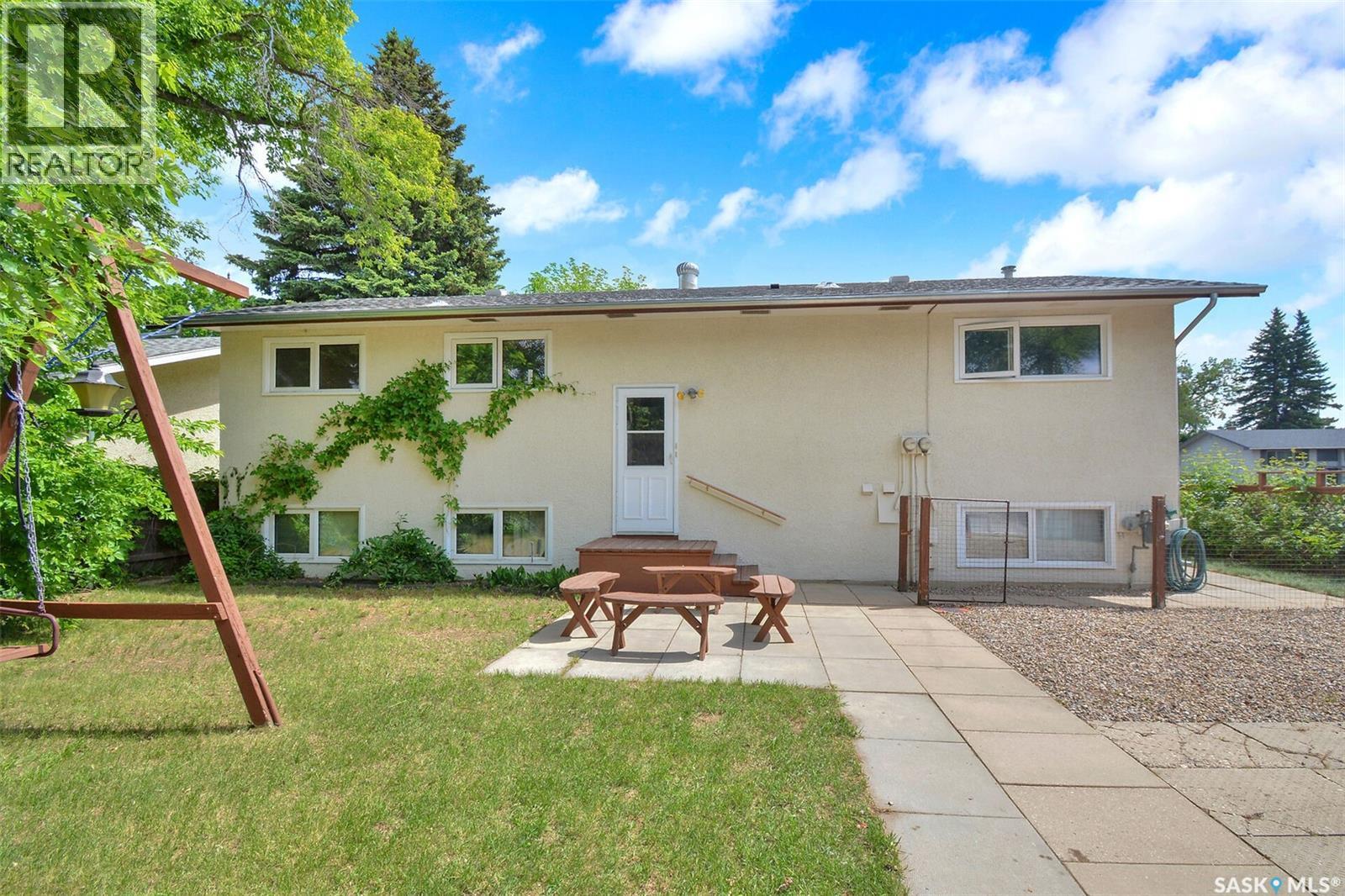 Saskatoon Eastview 合法双拼投资物业 5卧2卫 月租$4000 - 27