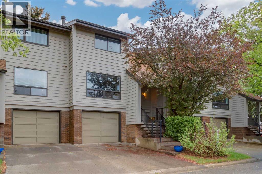Row / Townhouse for Sale in 10, 3302 50 Street NW|Calgary, Alberta T3A2C6