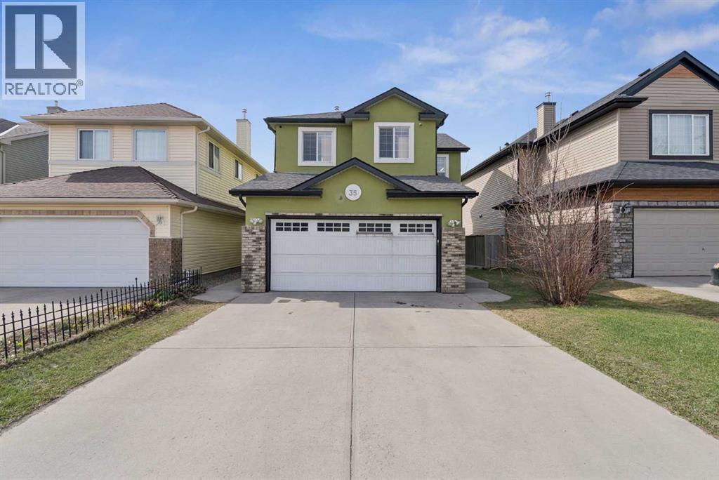 House for Sale in 35 Saddletree Drive NE|Calgary, Alberta T3J5C7