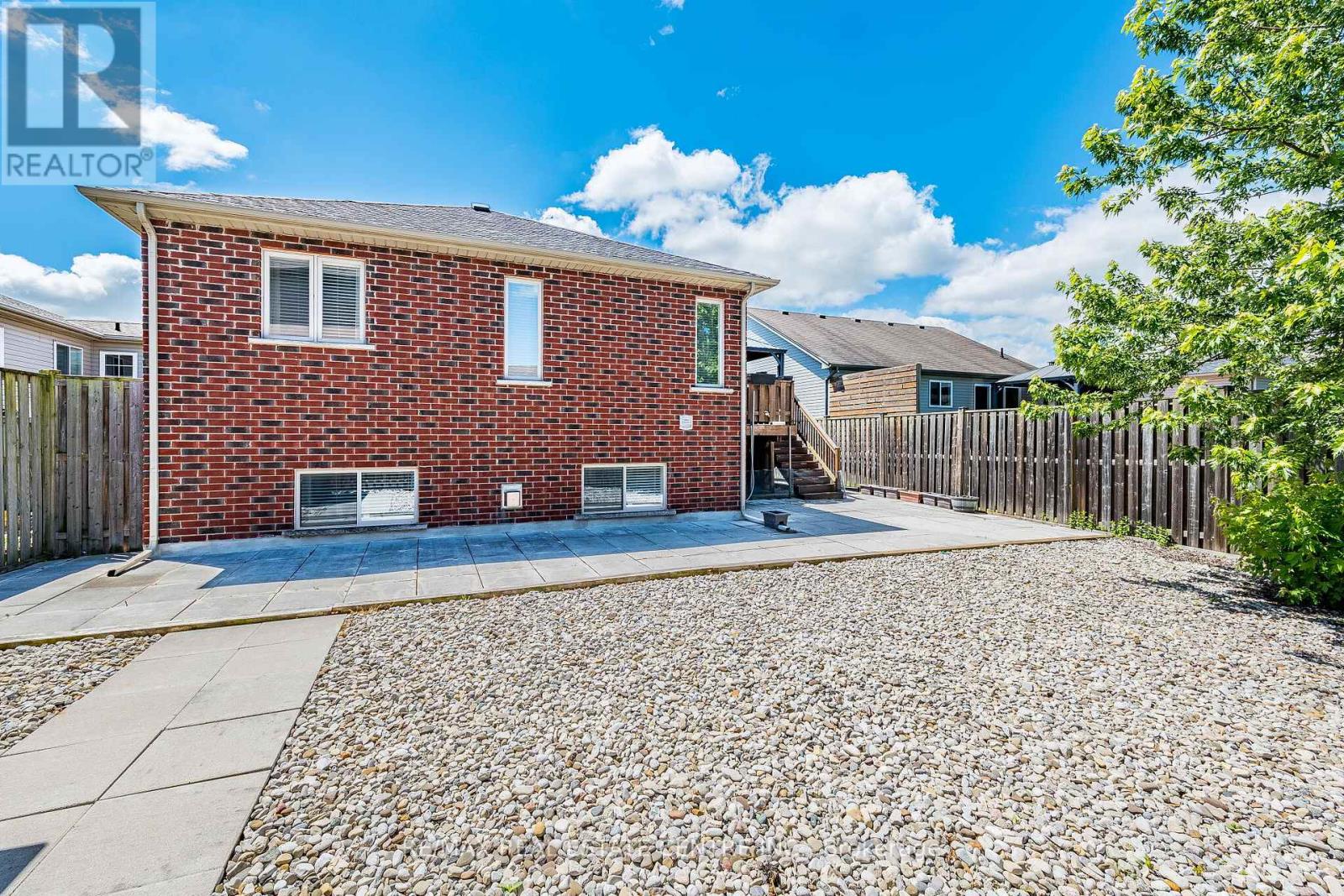 Juli✴︎ For sale: 8493 GLAVCIC DRIVE, Niagara Falls (Forestview), Ontario