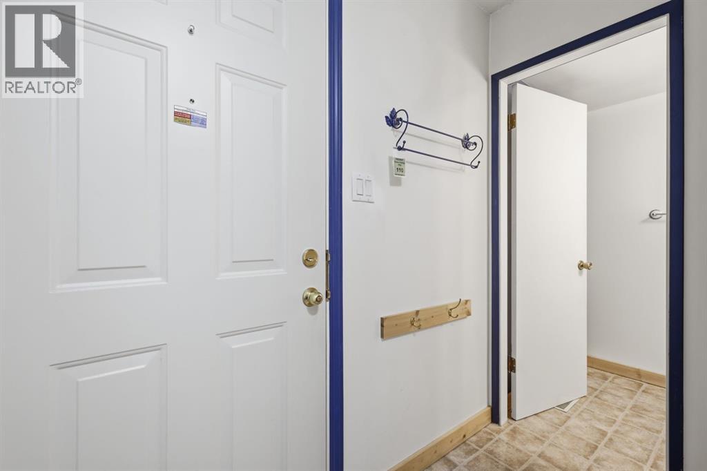 Row / Townhouse for Sale in 316 84 Avenue SE|Calgary, Alberta T2H1N4 3