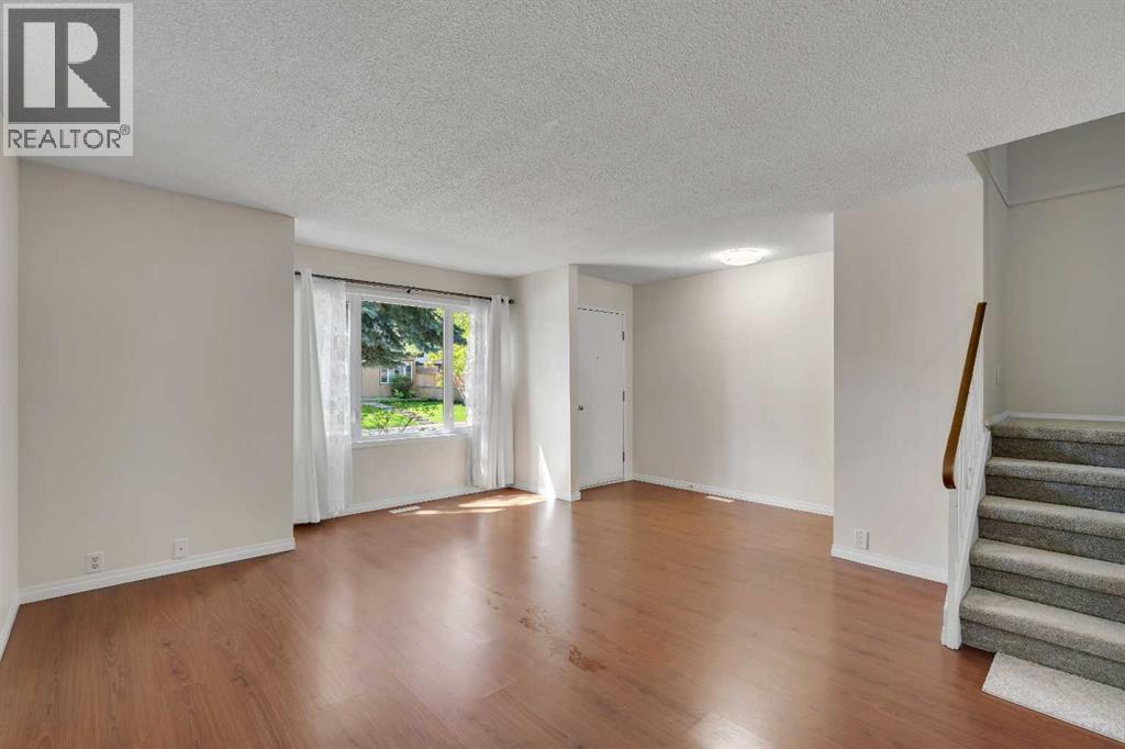 Row / Townhouse for Sale in 37, 630 Sabrina Road SW|Calgary, Alberta T2W2N7 3