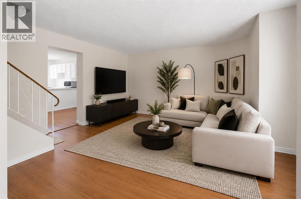 Row / Townhouse for Sale in 37, 630 Sabrina Road SW|Calgary, Alberta T2W2N7 4