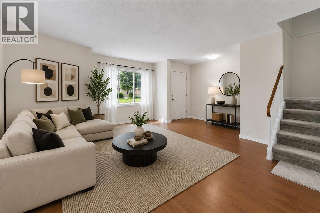 Row / Townhouse for Sale in 37, 630 Sabrina Road SW|Calgary, Alberta T2W2N7 2