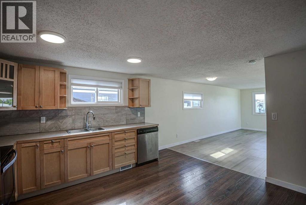 Mobile Home for Sale in 485, 3223 83 Street NW|Calgary, Alberta T3B5P4 3