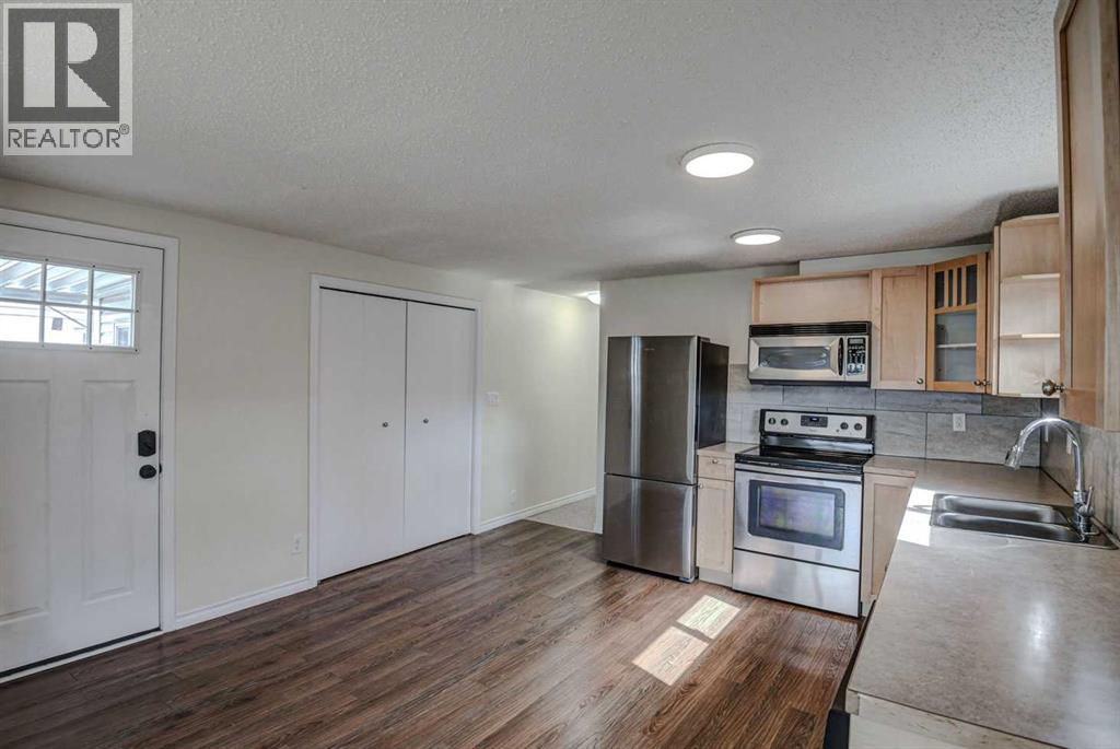 Mobile Home for Sale in 485, 3223 83 Street NW|Calgary, Alberta T3B5P4 5