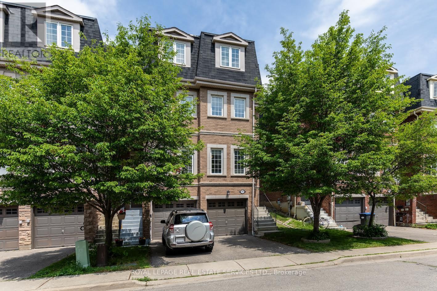 Row / Townhouse for Sale in 49 - 435 HENSALL CIRCLE|Mississauga (Cooksville), Ontario L5A4P1