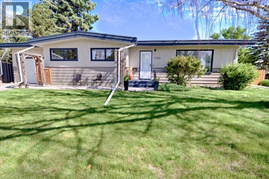 1306 29 Street S, Lethbridge, Alberta T1K2X3