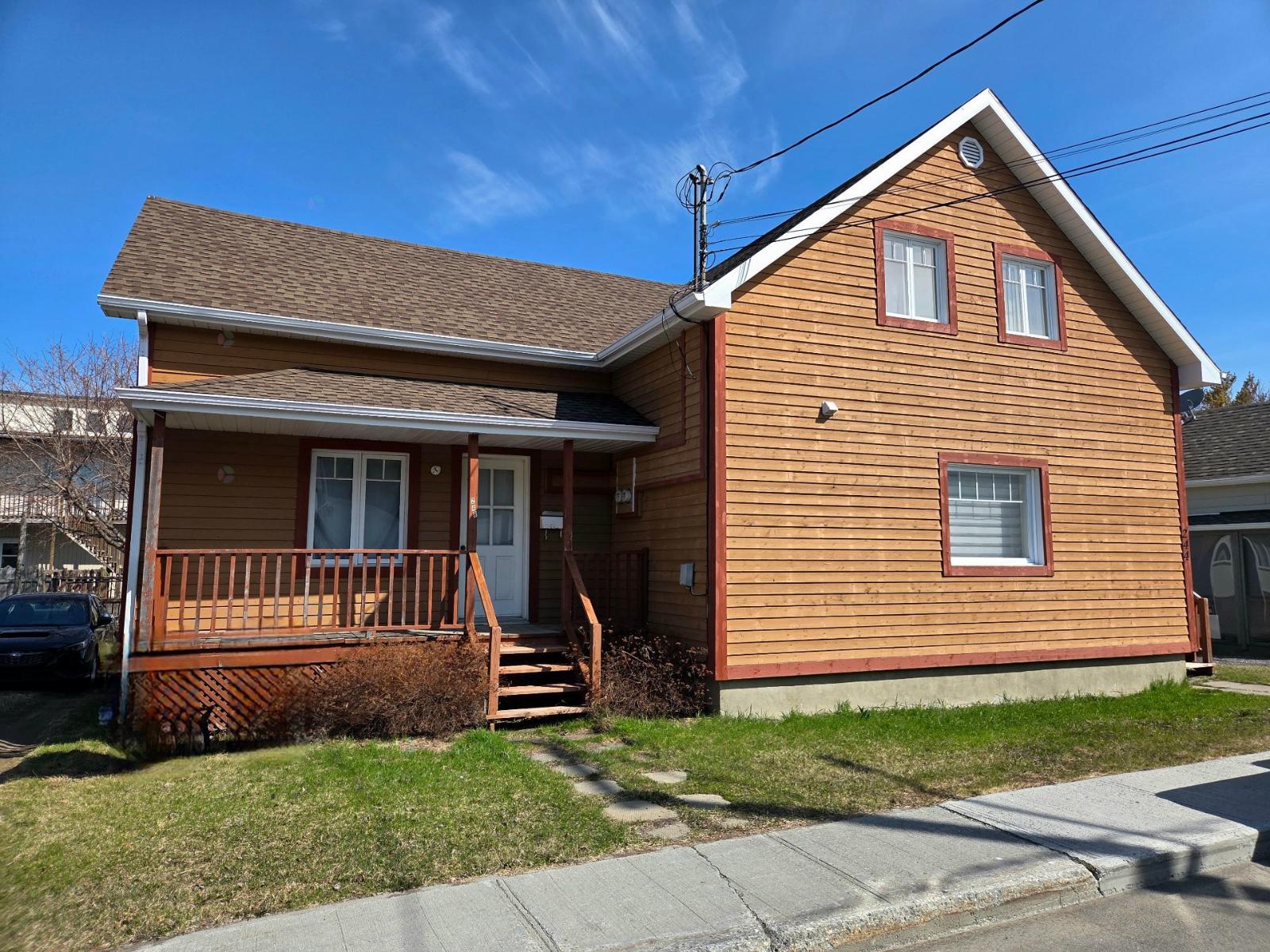 244-246 Rue Price, Matane, Quebec G4W2H7