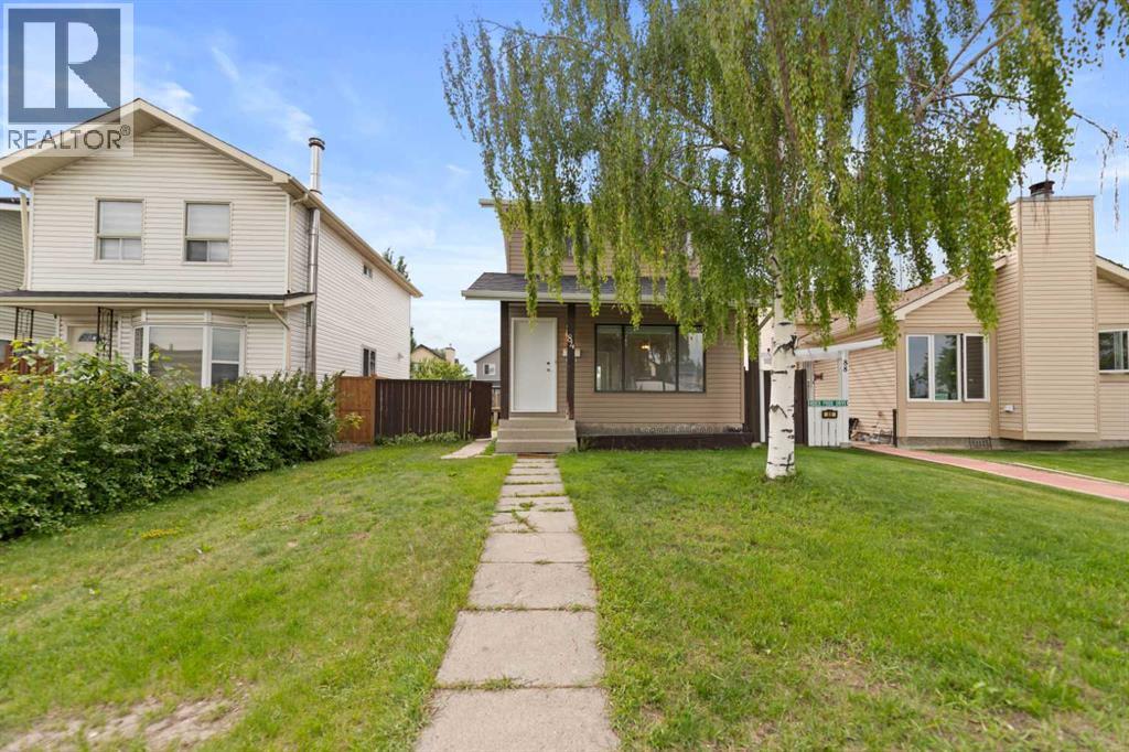 House for Sale in 84 Martindale Close NE|Calgary, Alberta T3J2T9