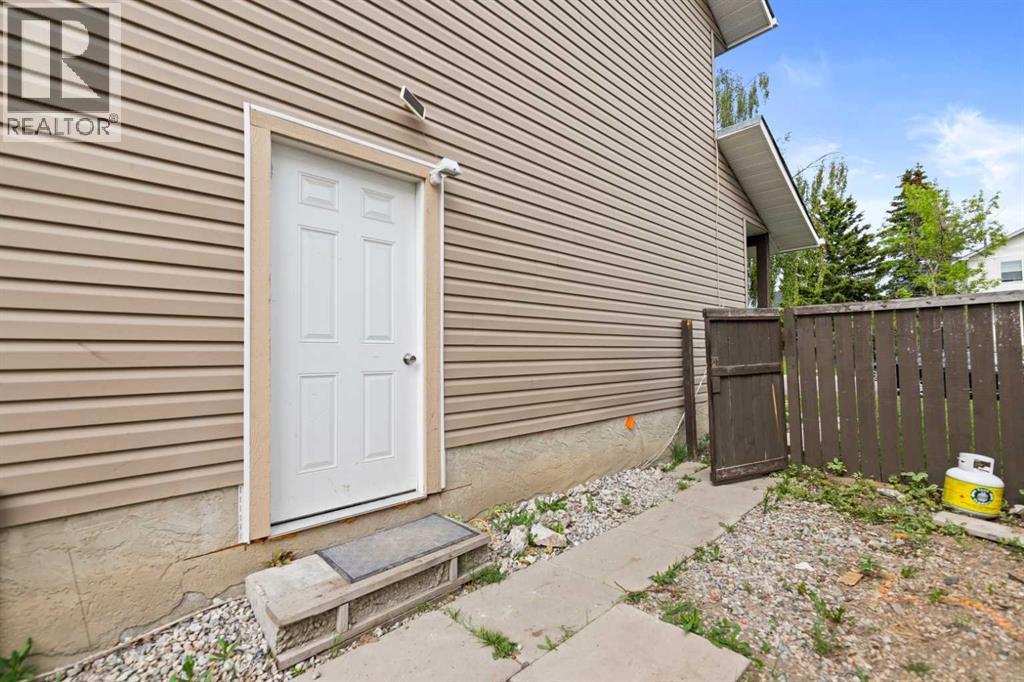 House for Sale in 84 Martindale Close NE|Calgary, Alberta T3J2T9 3