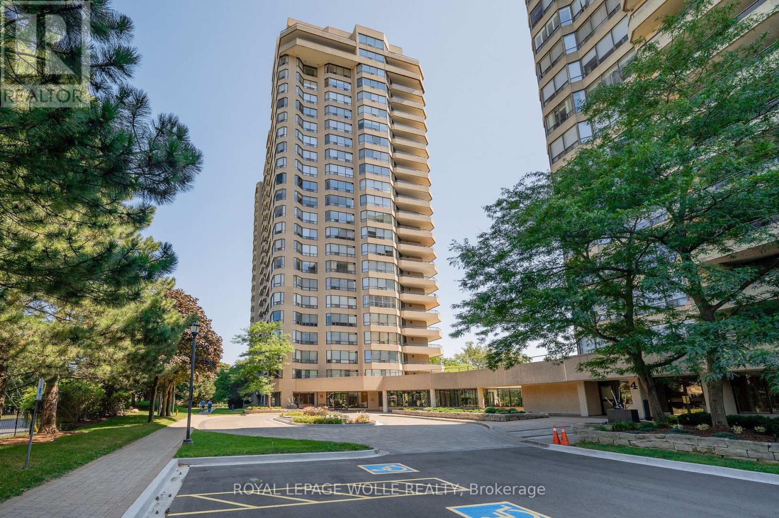 1807 - 6 WILLOW STREET, Waterloo, Ontario N2J4S3