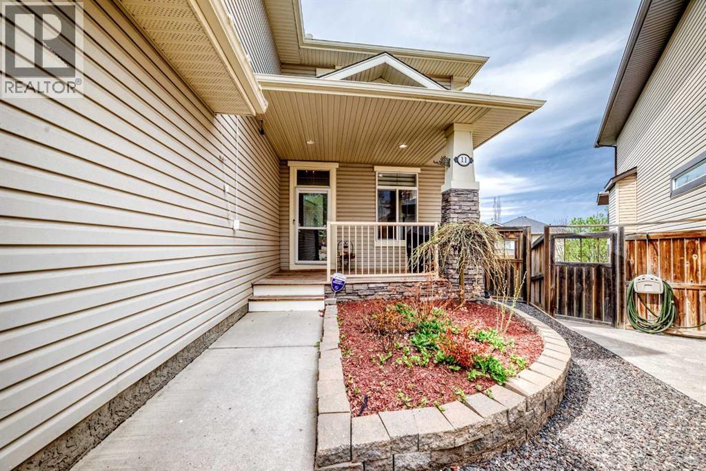 House for Sale in 11 Cresthaven Bay SW|Calgary, Alberta T3B5Y1 2