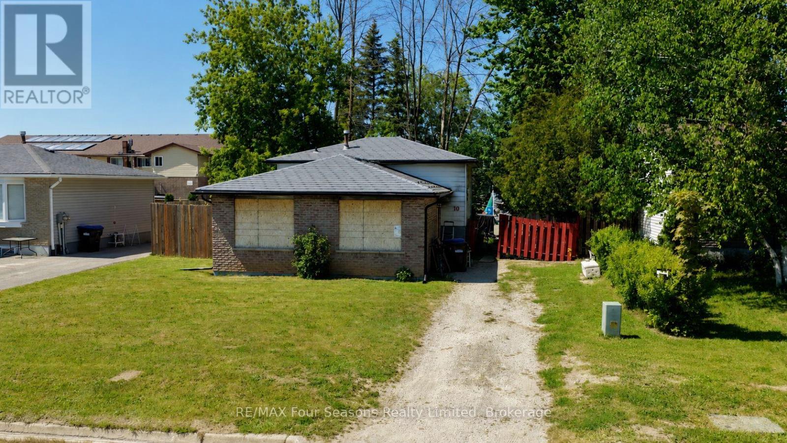 10 RHONDA ROAD