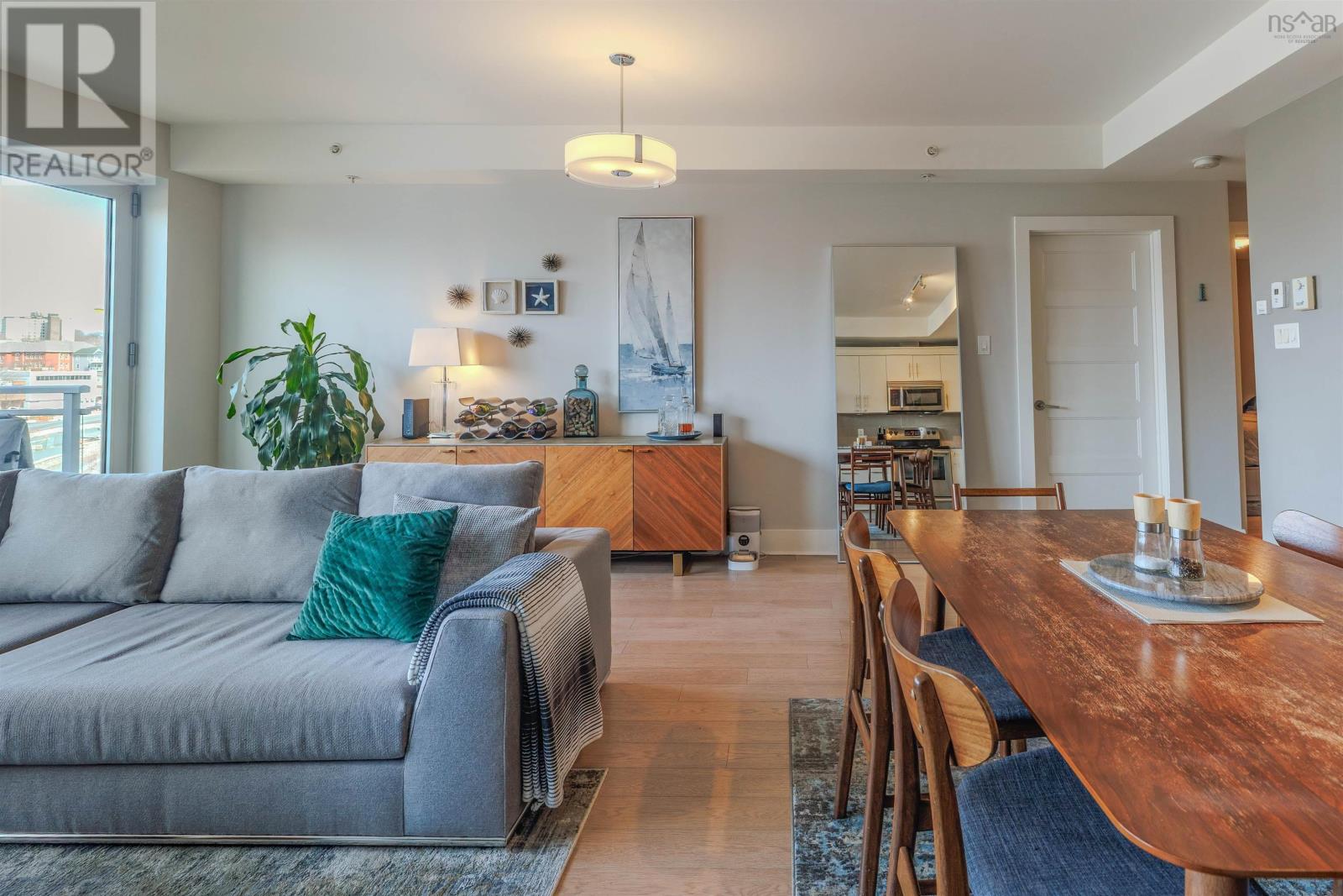 308 15 Kings Wharf Place