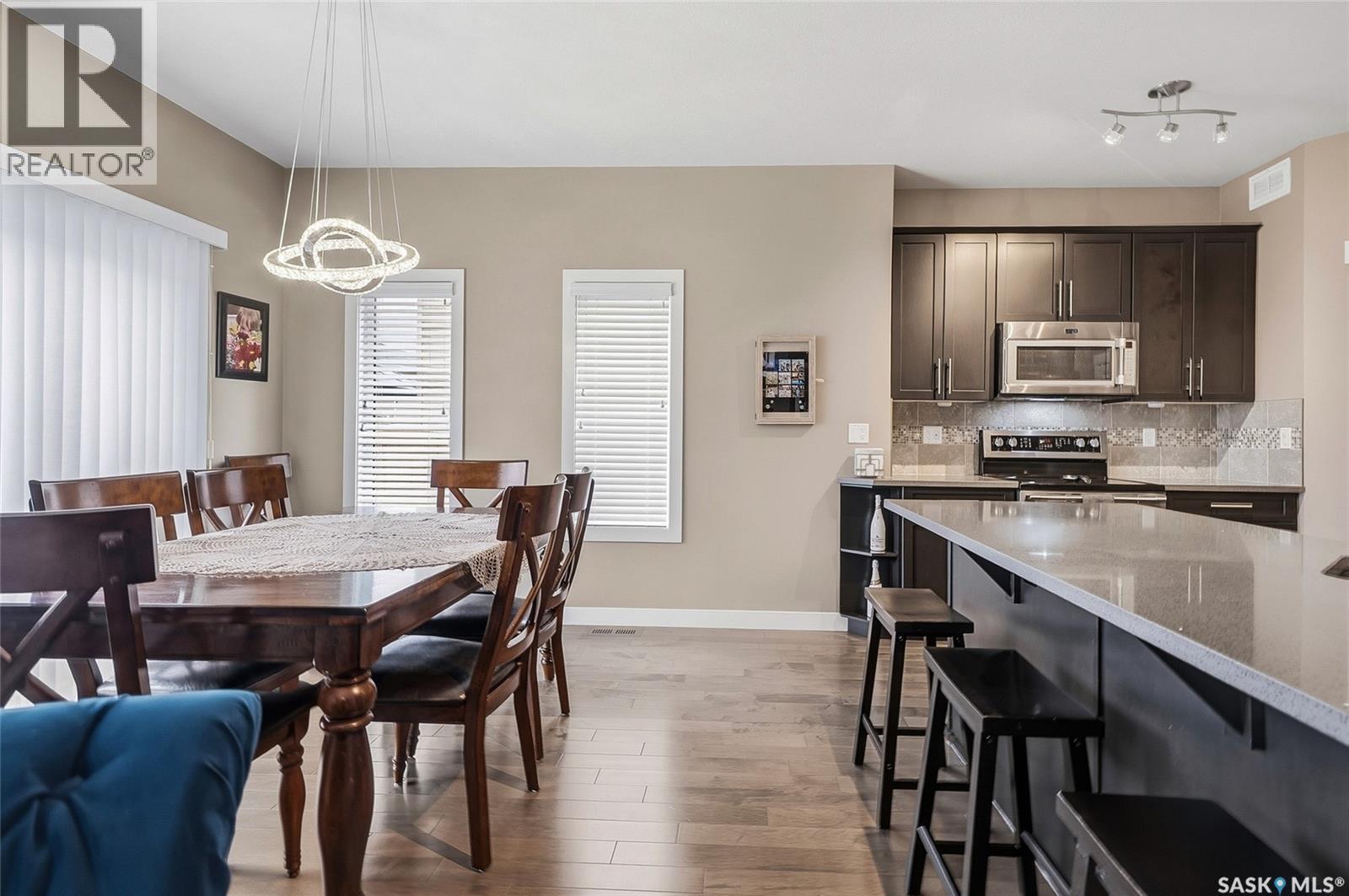 Saskatoon Kensington 3卧3卫独栋美宅,拎包入住 - 10
