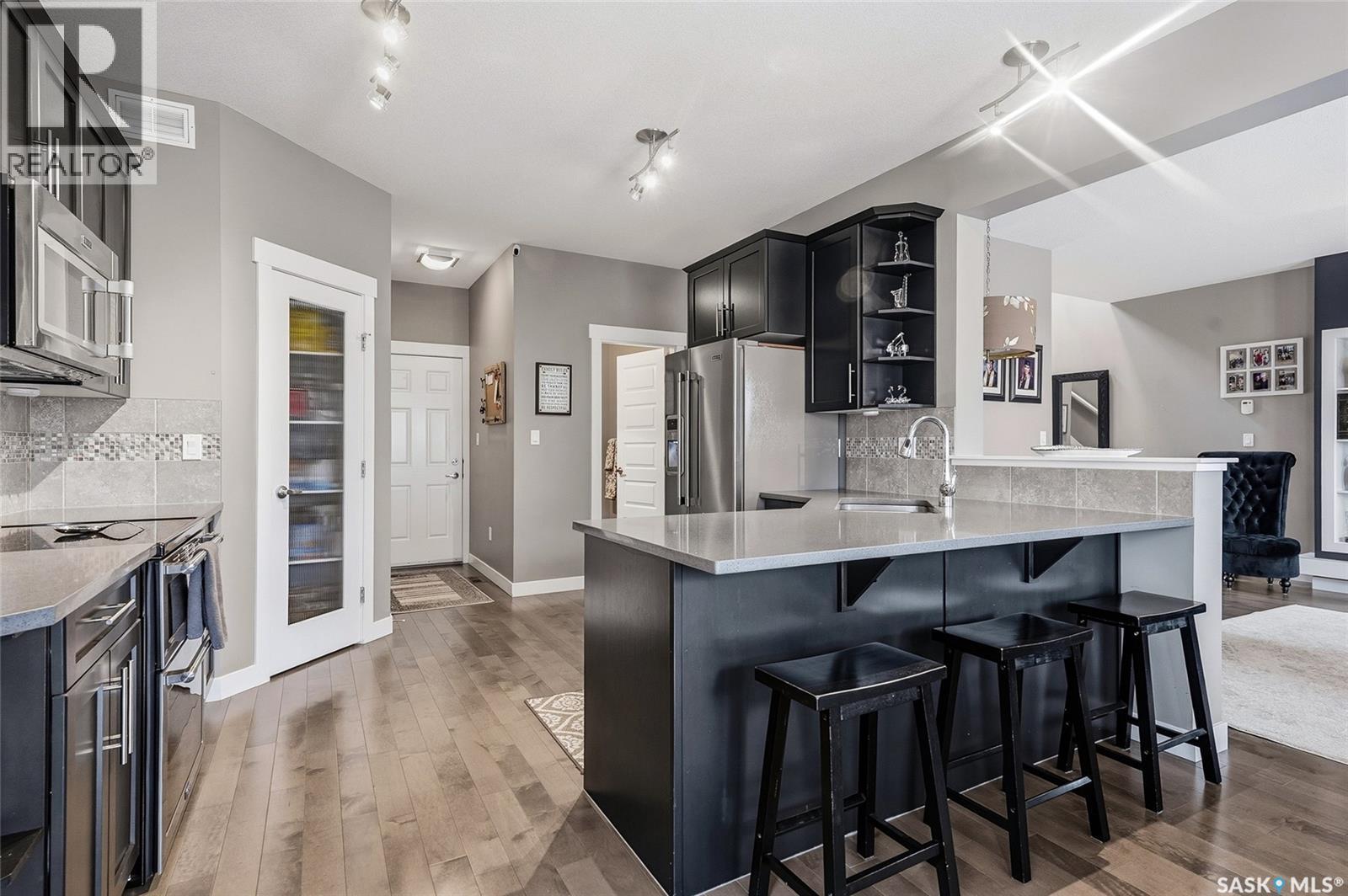 Saskatoon Kensington 3卧3卫独栋美宅,拎包入住 - 12