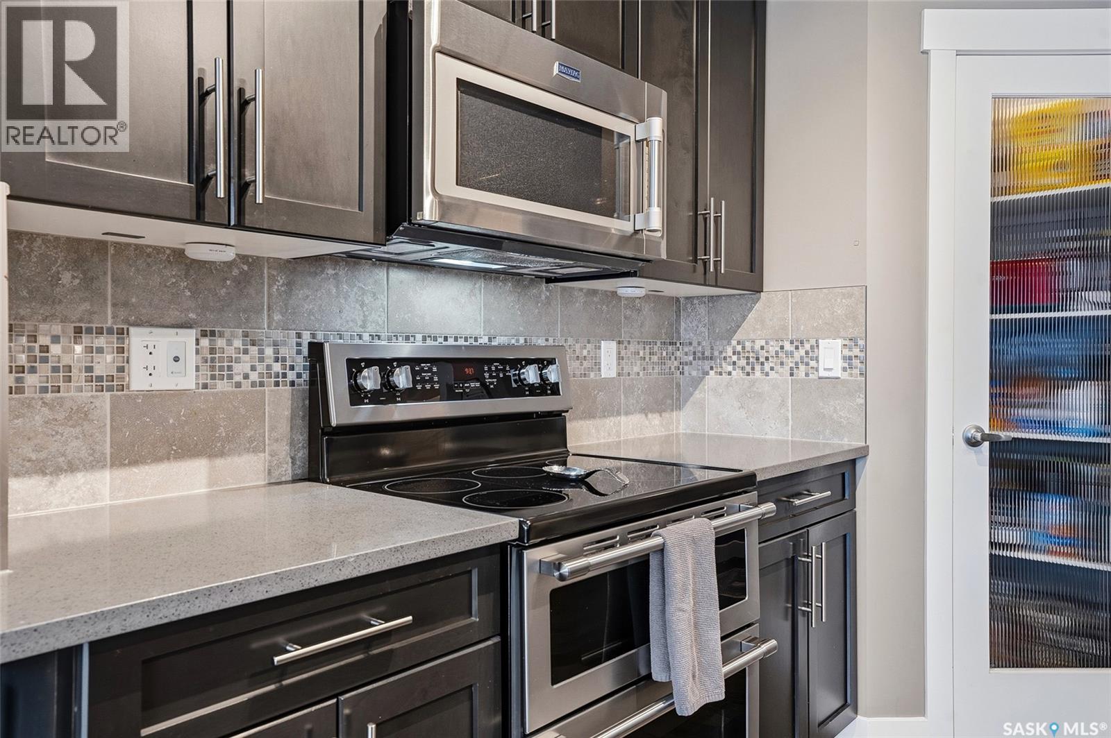 Saskatoon Kensington 3卧3卫独栋美宅,拎包入住 - 13