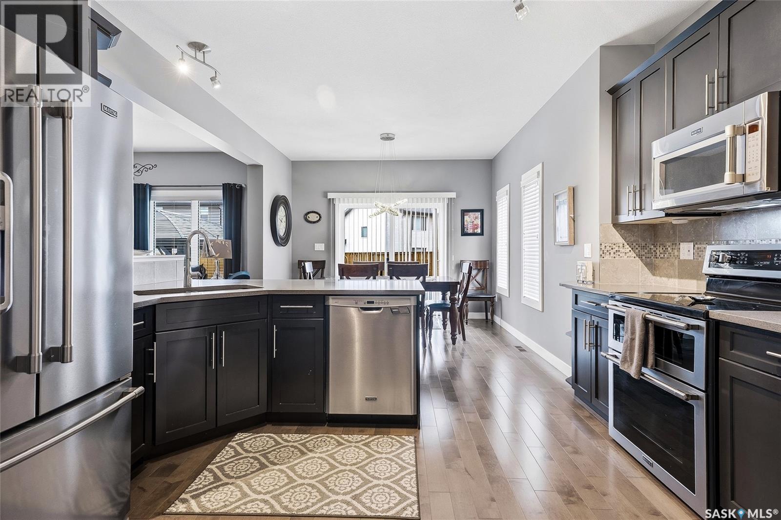 Saskatoon Kensington 3卧3卫独栋美宅,拎包入住 - 16
