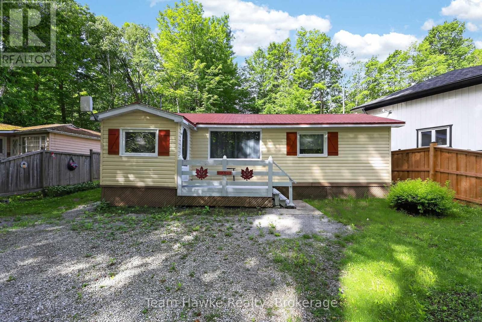 48 MCARTHUR DRIVE