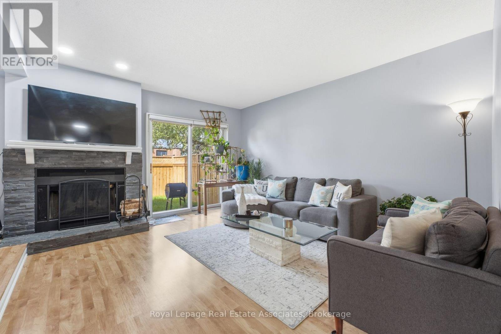 Row / Townhouse for Sale in 111 - 3050 ORLEANS ROAD|Mississauga (Erin Mills), Ontario L5L5P7 3