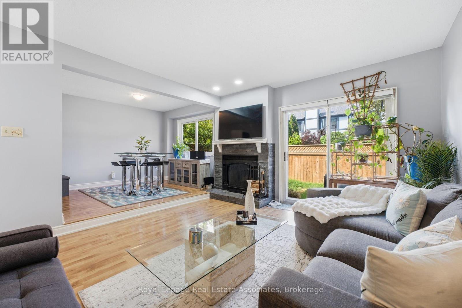 Row / Townhouse for Sale in 111 - 3050 ORLEANS ROAD|Mississauga (Erin Mills), Ontario L5L5P7 4