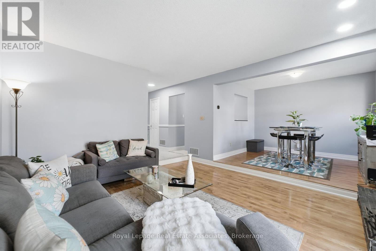 Row / Townhouse for Sale in 111 - 3050 ORLEANS ROAD|Mississauga (Erin Mills), Ontario L5L5P7 5