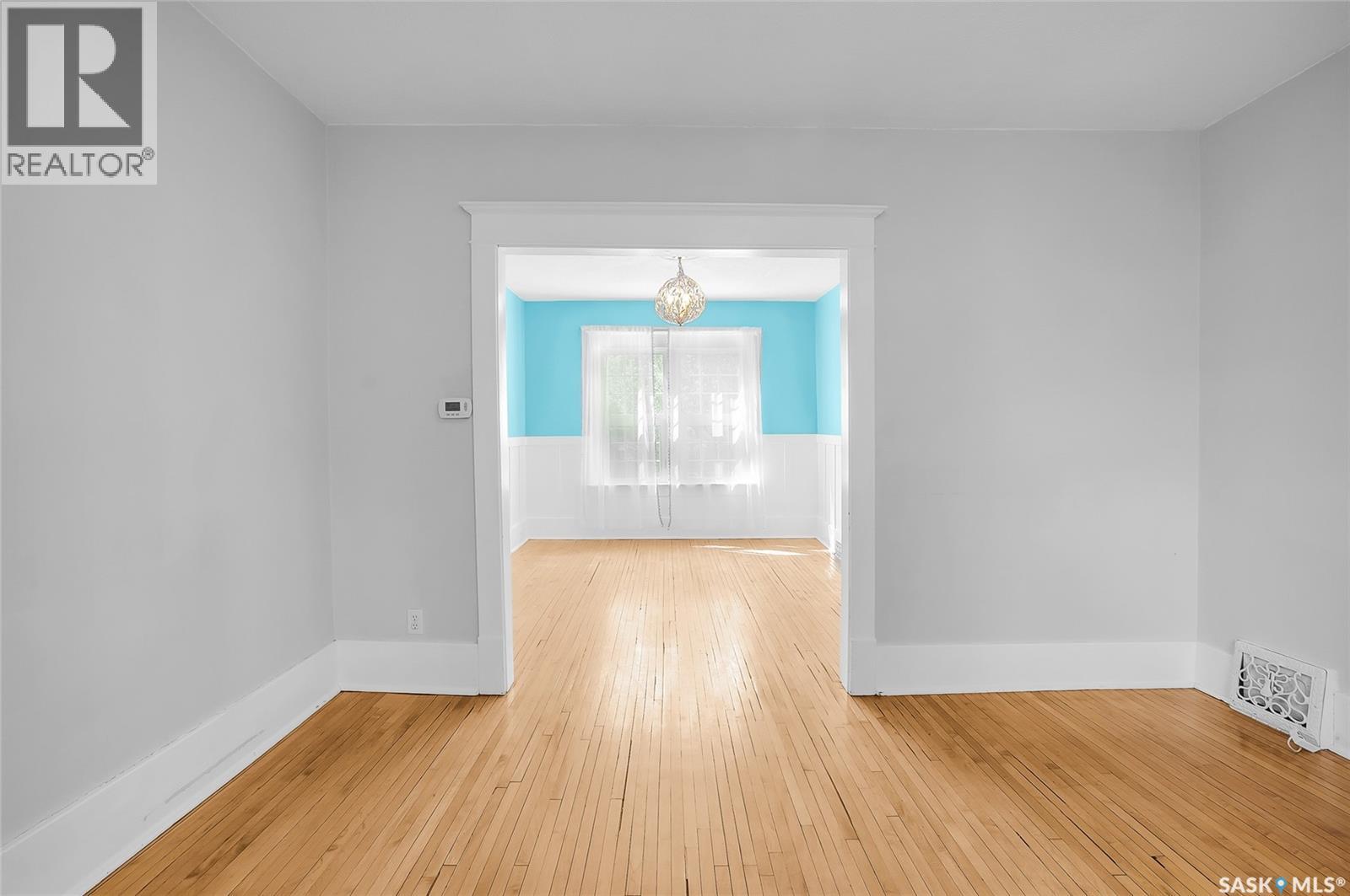 Saskatoon Buena Vista 经典独栋别墅|3卧1卫|百年风韵与现代舒适兼具 - 5