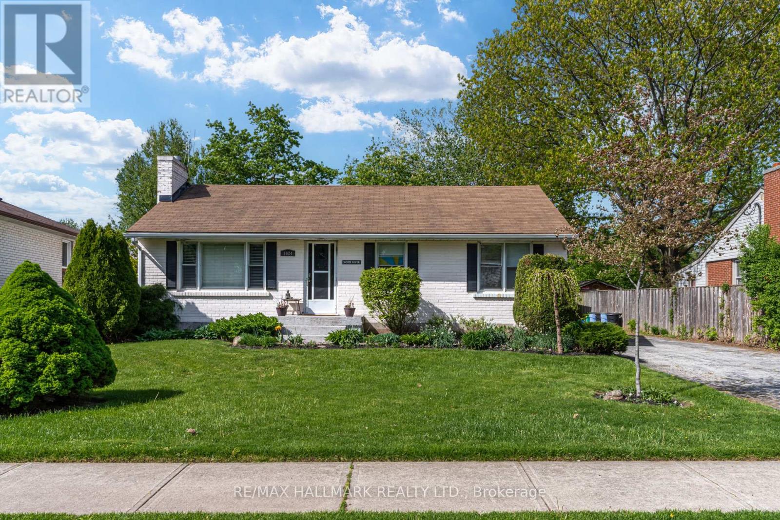 1024 CHURCHILL AVENUE, Oakville (CP College Park), Ontario L6H2A6
