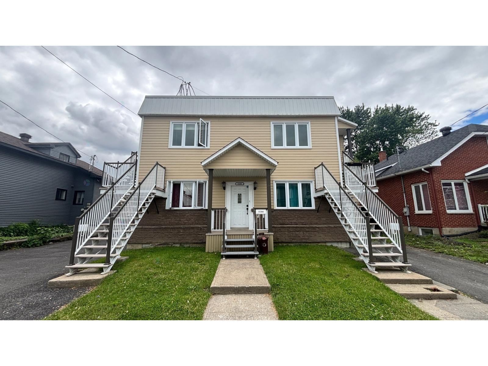 3286-3290 Rue MacKay
