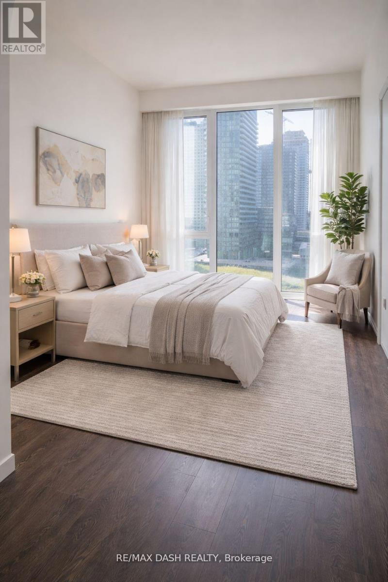 806W - 27 BATHURST STREET