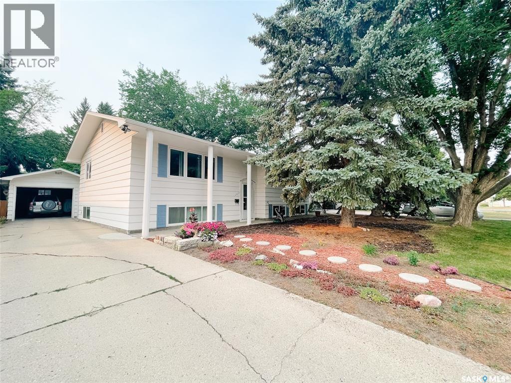 Saskatoon Nutana Park 5卧2卫独立屋|全装修地下室|双车库