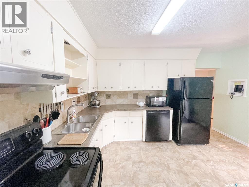 Saskatoon Nutana Park 5卧2卫独立屋|全装修地下室|双车库 - 11